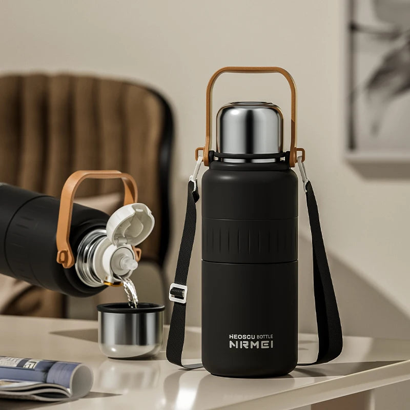 Bouteille Isotherme Inox Grande Capacité – Gourde Thermos Sous Vide avec Bandoulière, Portable Outdoor